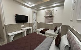 Hotel Shree Guru International 300 Meter From New Delhi Railway Station
